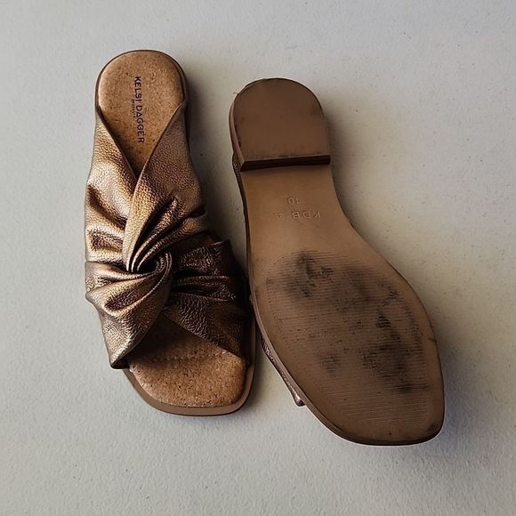 Nearly New Kelsi Dagger Soft Bronze Twist Slides, Size 10 - Picture 3 of 4